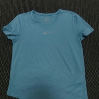Nike тениска дамска S размер