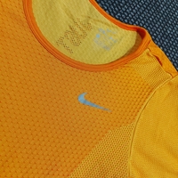 Nike дамска тениска M размер