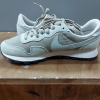 Nike 36.5 маратонки