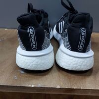 Adidas 37 1/3 дамски маратонки