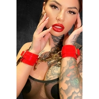 Червени фетиш белезници Kinky Diva
