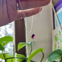 Обици и колие с гранати
