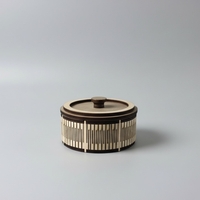 Кръгла дървена кутийка