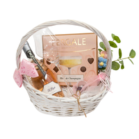 Подаръчна кошница “Розе за нея”