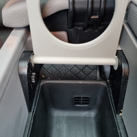 Поставка за чаши BMW E60, E61