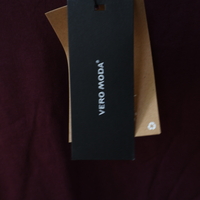 Vero Moda Базова тениска в бордо • M