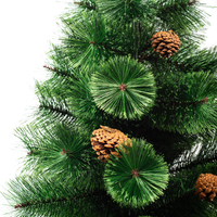 Естествено зелена елха с шишарки