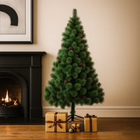 Естествено зелена елха с шишарки