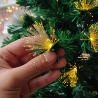 Коледна елха с вградени светлини - магията на Коледа