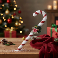 Празнична коледна декорация захарно бастунче