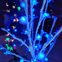 Светещо коледно дръвче модел с рози и цветя