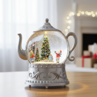 Коледна снежна топка във формата на чайник