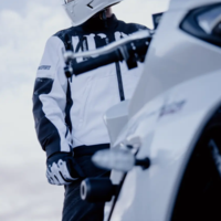 Каска ICON Airframe Pro™ WHITE GLOSS