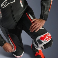 Кожен екип ALPINESTARS GP TECH V5 BLACK/WHITE/FLUO RED