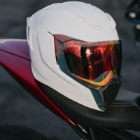 Каска ICON Ultraflite™ Solid MIPS® WHITE