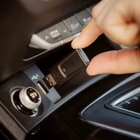 Адаптор CarPlay QUAD LOCK Wireless CarPlay Adaptator Mini