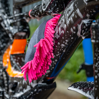 Ръкавица за почистване 2 в 1 от микрофибър Muc-Off M-20411