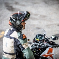 Мото каска SCHUBERTH C4 PRO CARBON BLACK/NEON YELLOW