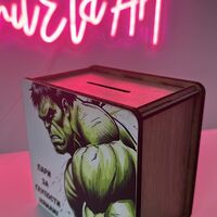 Лукс дървена касичка с цветен UV печат Хълк