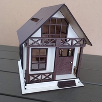 Дървена луксозна касичка във форма на къщичка