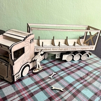 Камион от дърво – Декоративен поставка за алкохол