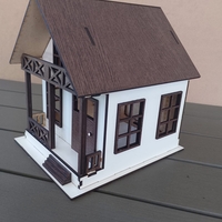 Дървена луксозна касичка във форма на къщичка