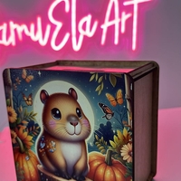 Лукс дървена касичка с цветен UV печат катеричка