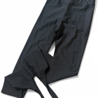 Évoque – оформящ stirrup клин с висока талия и закачане за пръста