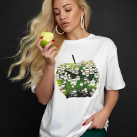 Дамска тениска Pearl Apple – oversize модел с артистичен принт