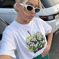 Дамска тениска Pearl Apple – oversize модел с артистичен принт