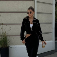 Velour Touch Set Black – спортен екип от мек велур