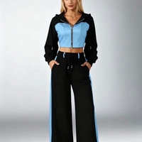 Памучен спортен екип със скъсен суитчър и деним долнище с висока талия