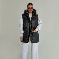 Nordic Chic – Издължен пухен елек с пухена качулка