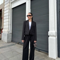 „Bold Femme“  Black – Костюм с късо сако и класически панталон