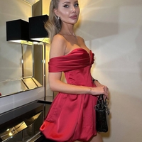 “Scarlet” Елегантна сатенена рокля