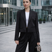 Bold Femme Black – Костюм с късо сако и класически панталон