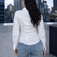 Риза с подчертан силует и връзки на талията - white