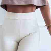 ShapeFlex Ekru – спортно-елегантен клин