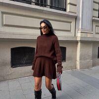 Mocha Комплект – пуловер и разкроена къса пола от плетиво