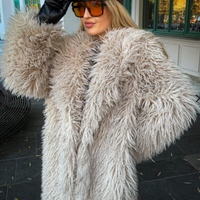 Alpina beige – дълго палто тип мондолска вълна