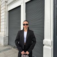 „Bold Femme“  Black – Костюм с късо сако и класически панталон