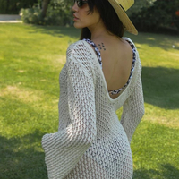 Oceana Backless – дълга плажна рокля с дълъг ръкав и отворен гръб