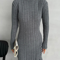 Къса плетена рокля „CozyCharm“ с връзки на бедрото