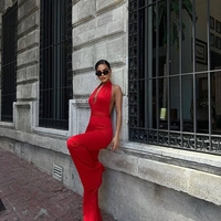 RED DIVA Елегантен гащеризон с гол гръб и дълбоко деколте