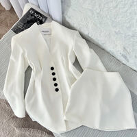 Елегантен костюм 