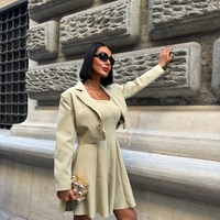 Дамски костюм „Elegant Charm“ – къса рокля и сако с връзки