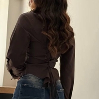 Риза с подчертан силует и връзки на талията - Brown