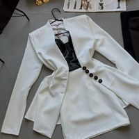 Елегантен костюм 