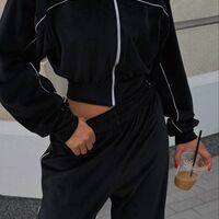 Velour Touch Set Black – спортен екип от мек велур