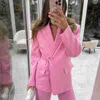 Pink Elegance – Костюм със сако и панталон